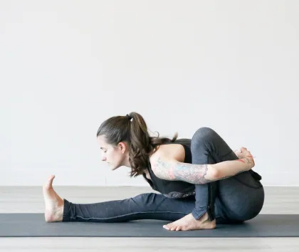 Change Your Life By Yoga And Meditation - 华体会